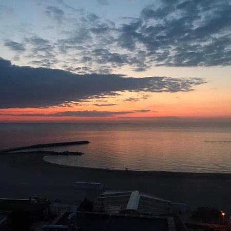 Faleza Nord Sea View Apartment كونستانتا المظهر الخارجي الصورة